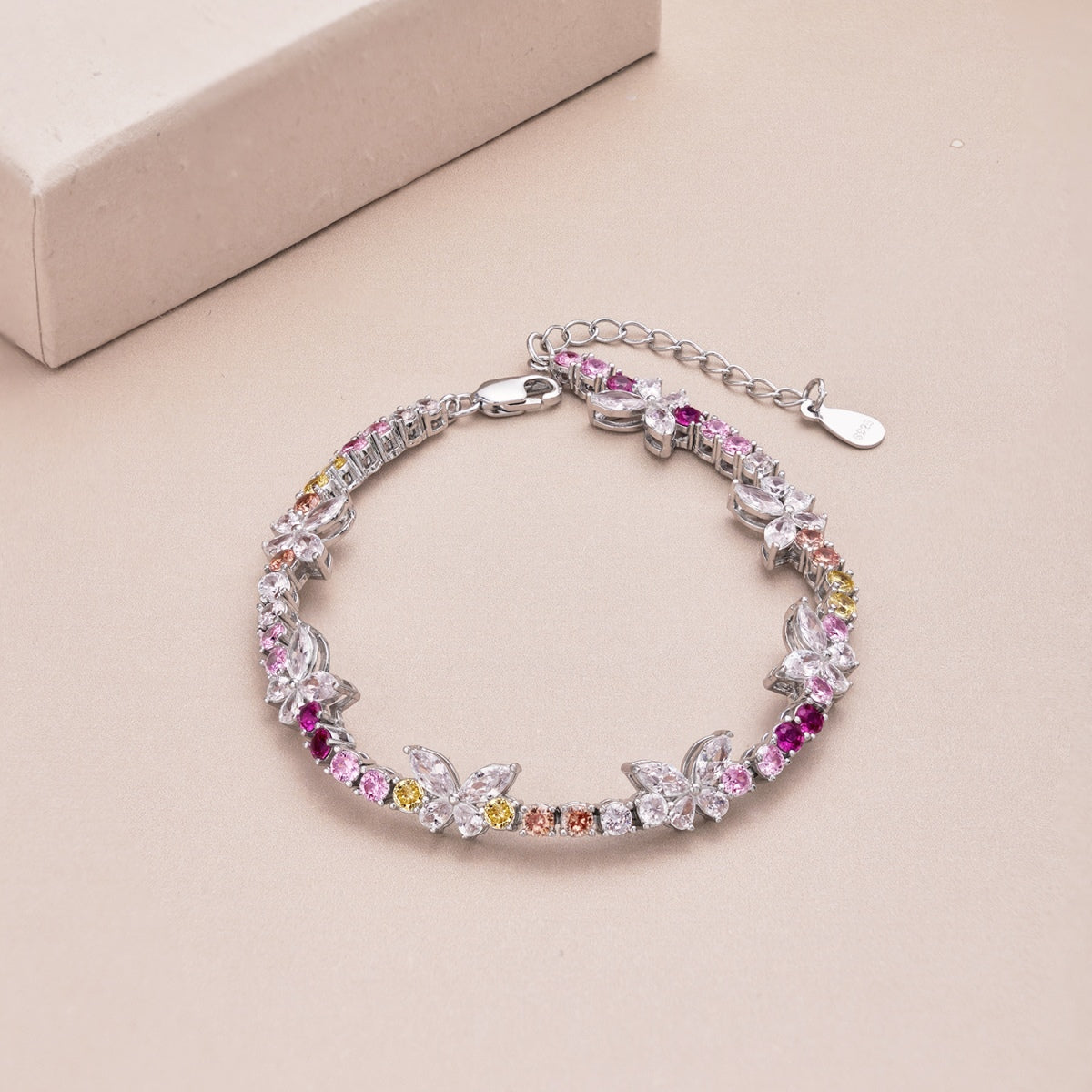 [Vivid Aurora]Ornate Colorful Butterfly Shape Round Cut Daily Bracelet