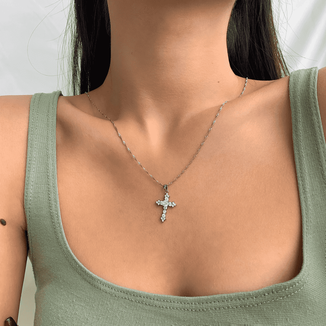 [Vivid Aurora]Delicate Cross Shape Necklace