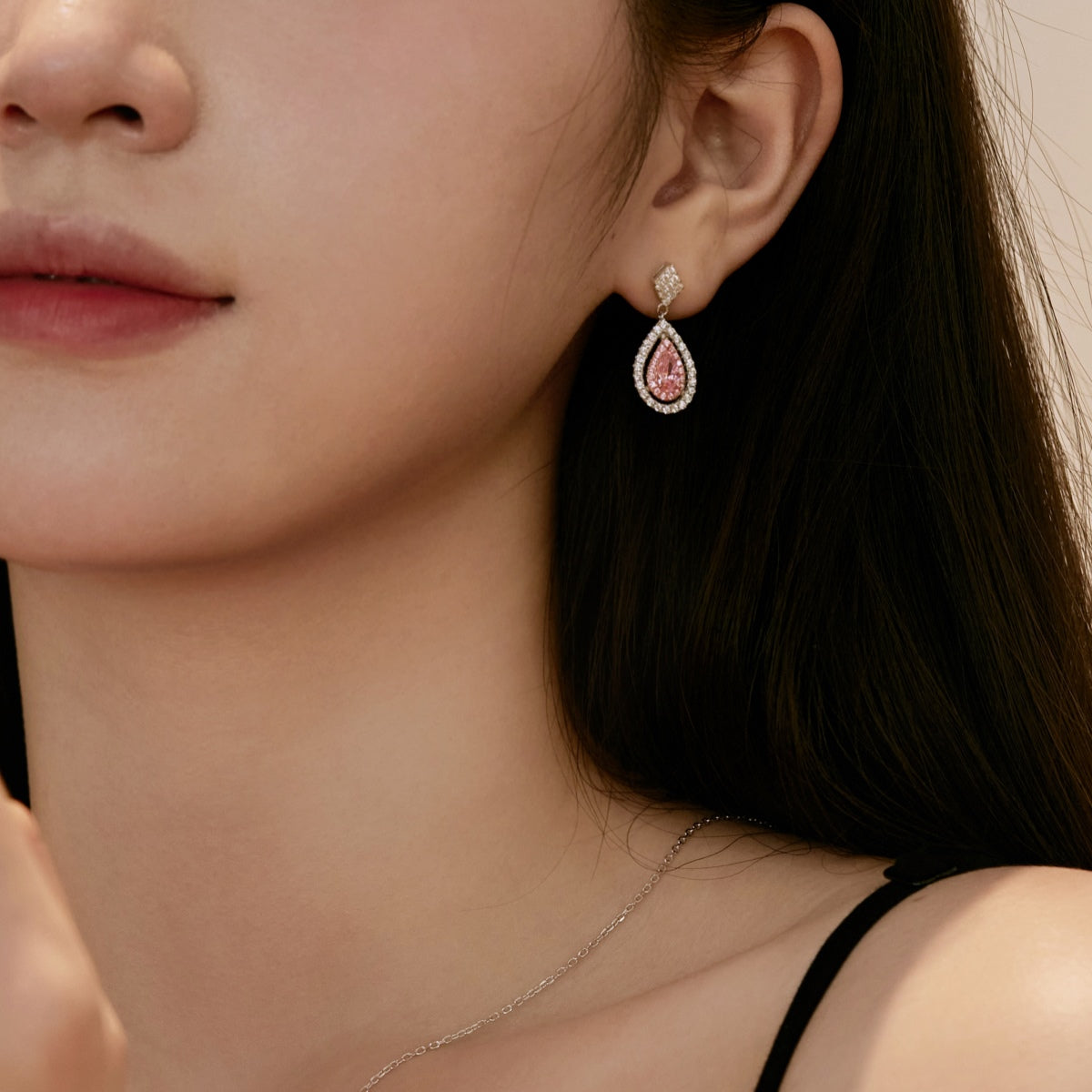 [Vivid Aurora]Ornate Delicate Water Drop Shape Banquet Earrings