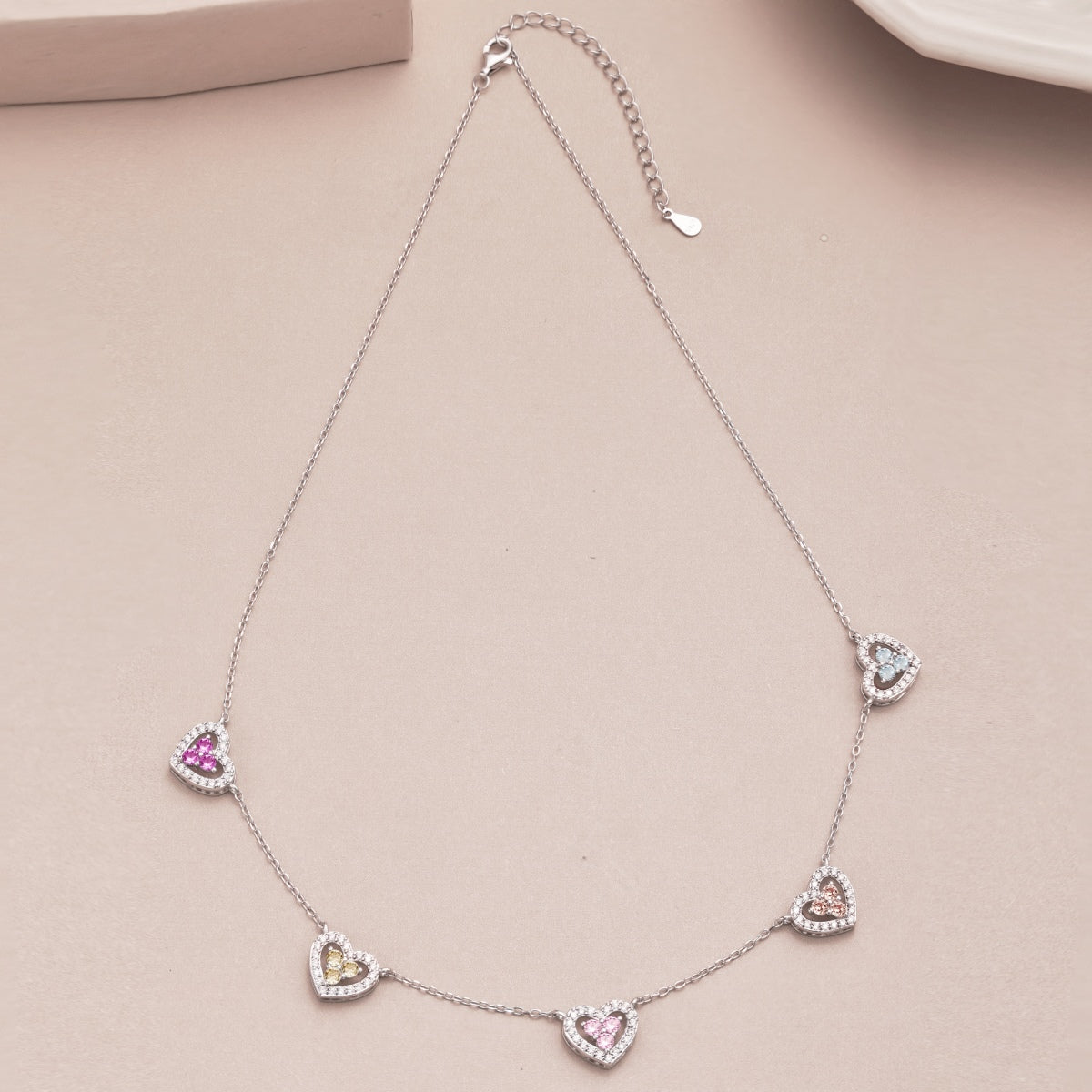 [Vivid Aurora]Sparkling Five Heart Necklace